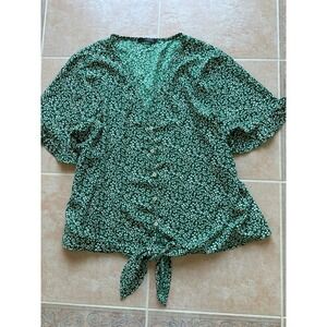 west kei green blouse  tie on waist ‎ front buttons  women size L